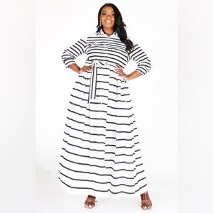 Plus size maxi dress with a stripe Detailing